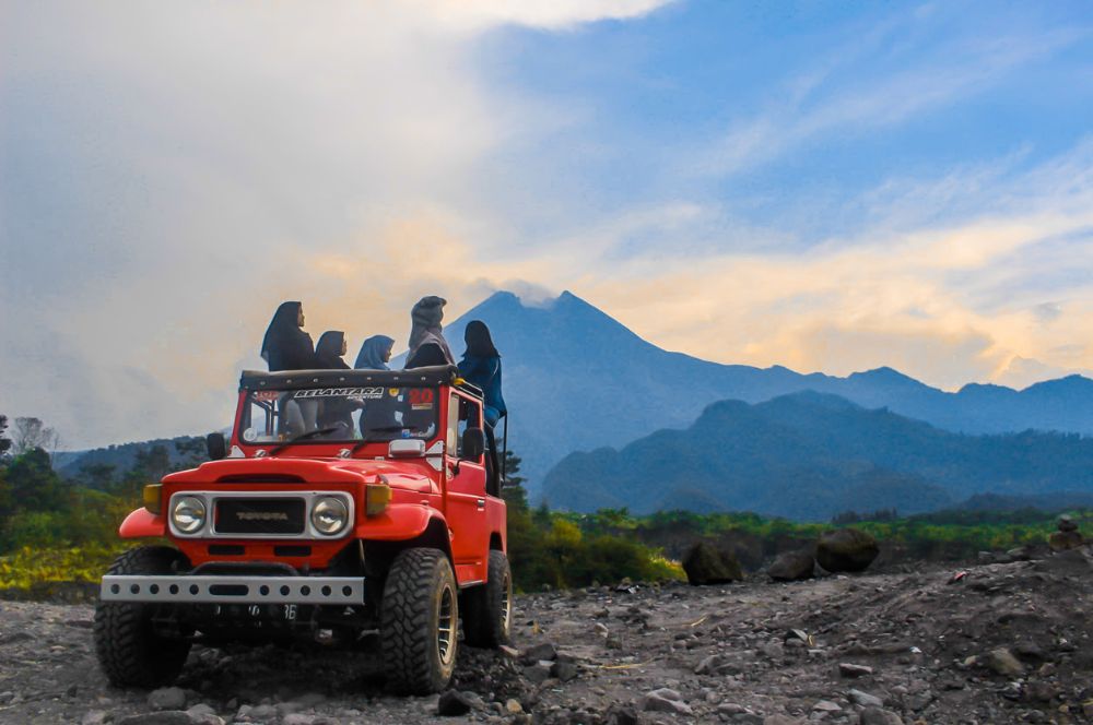 Lava Tour Merapi: Petualangan Seru dengan Jeep di Lereng Gunung Merapi